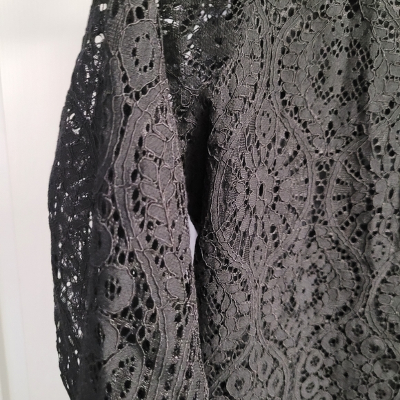 Worthington Blouse - Picture 3 of 4